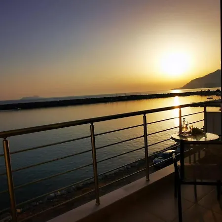 Blue Sea Apartment, Seaside * 코키노스 피르고스