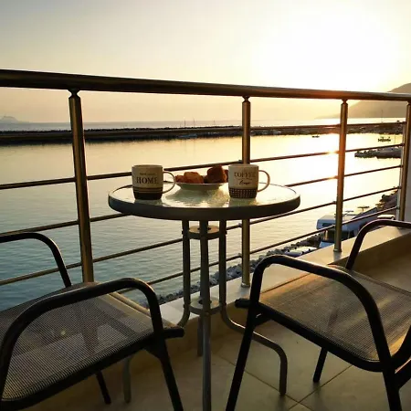 Blue Sea Apartment, Seaside